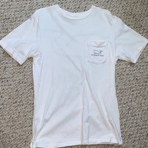 Vineyard vines tee